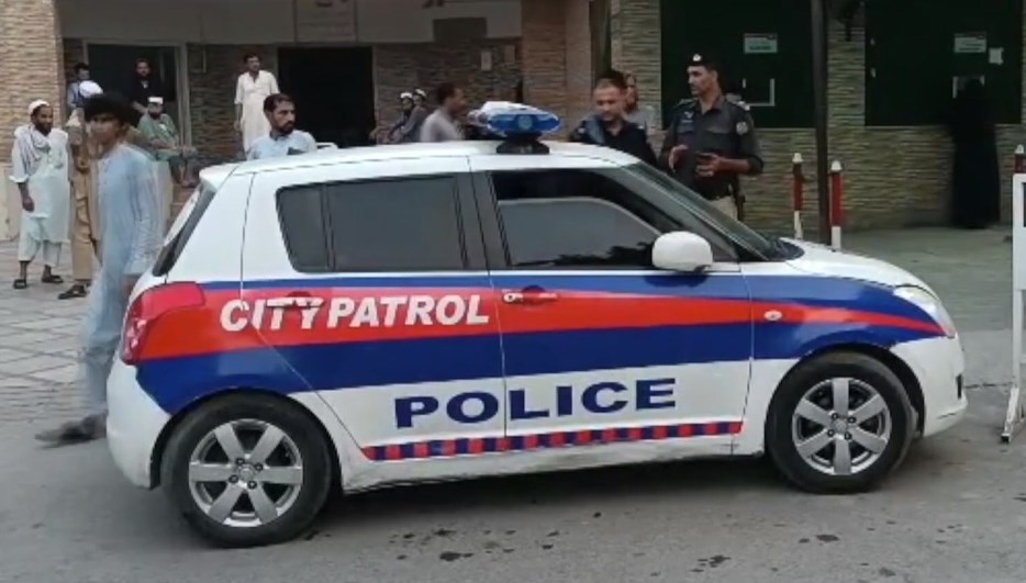 Pakistan’da polis merkezine silahlı saldırı: 3 polis hayatını kaybetti